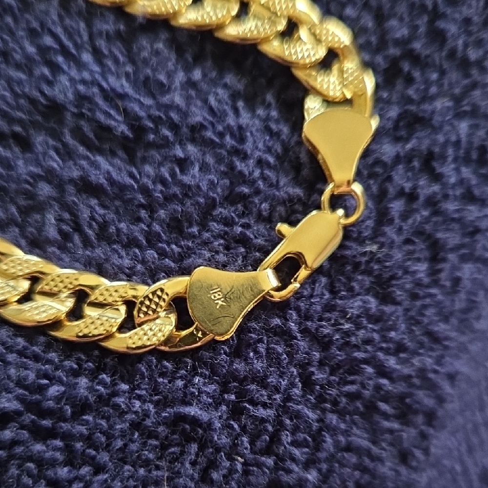Gold Chunky Jewelry Accessory - Picture 3 of 11